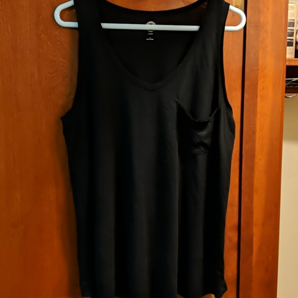 Oversized black tank